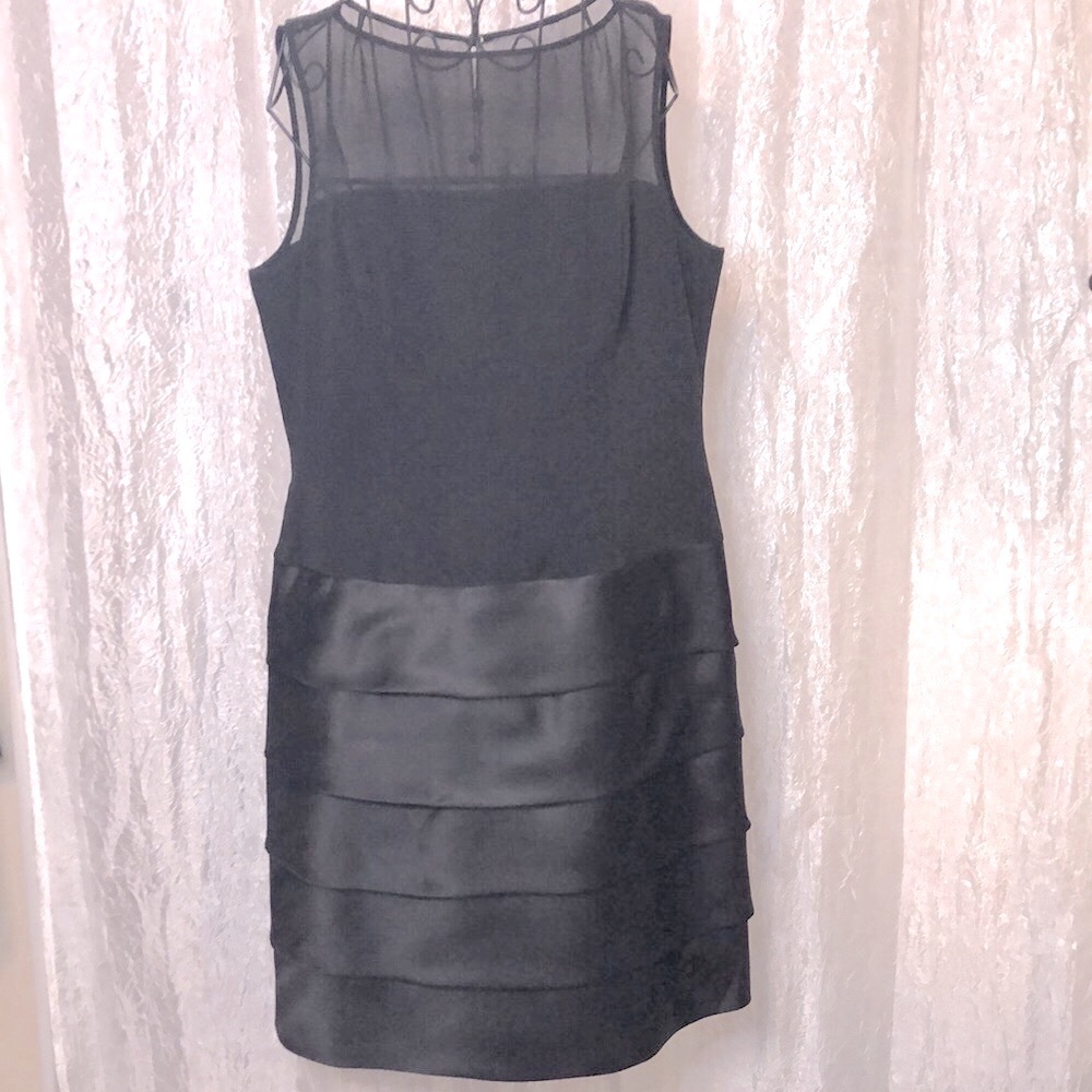 RICKIE FREEMAN 100% silk dress